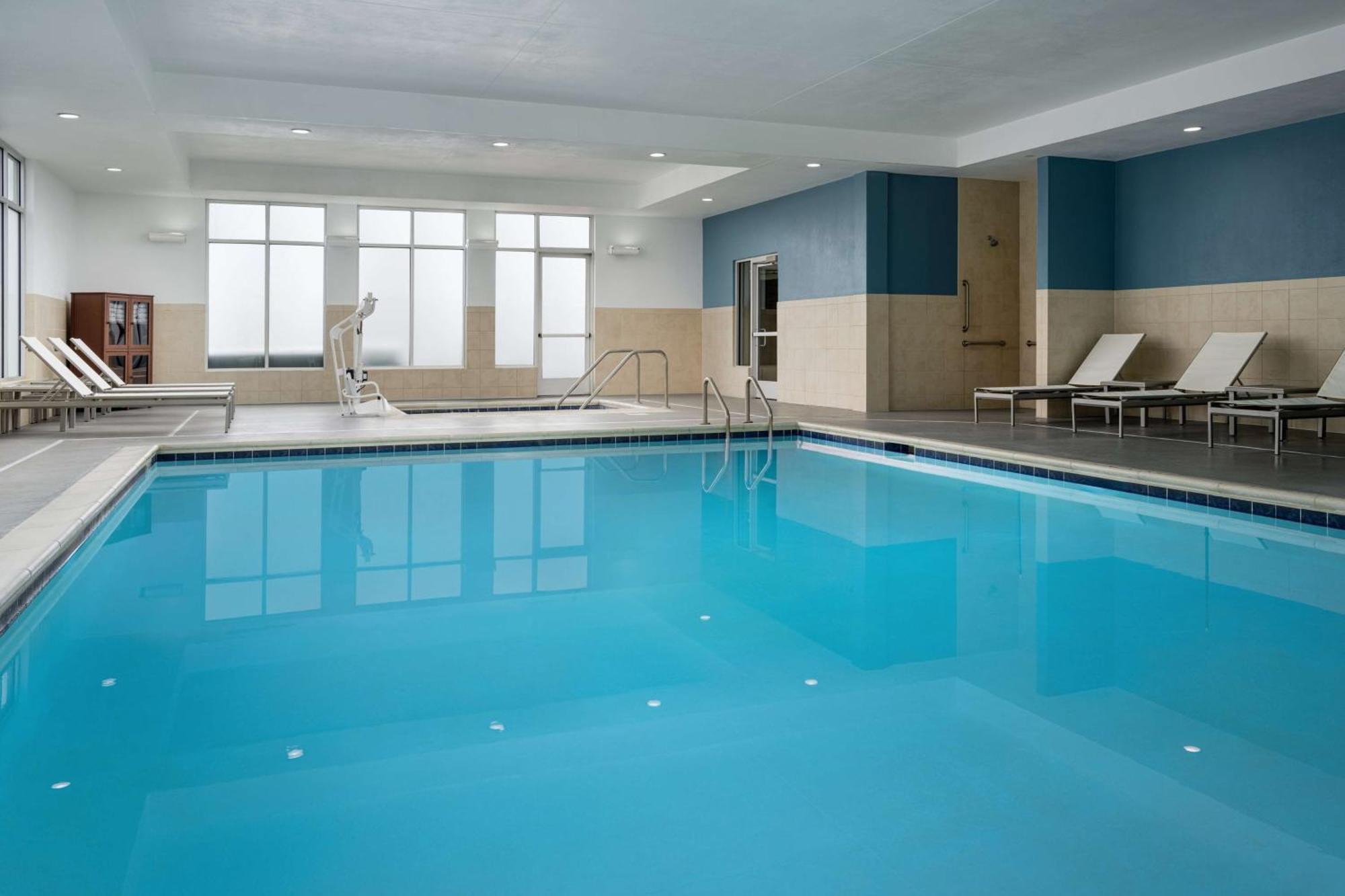 Hyatt Place Canton Lake Cable Kültér fotó