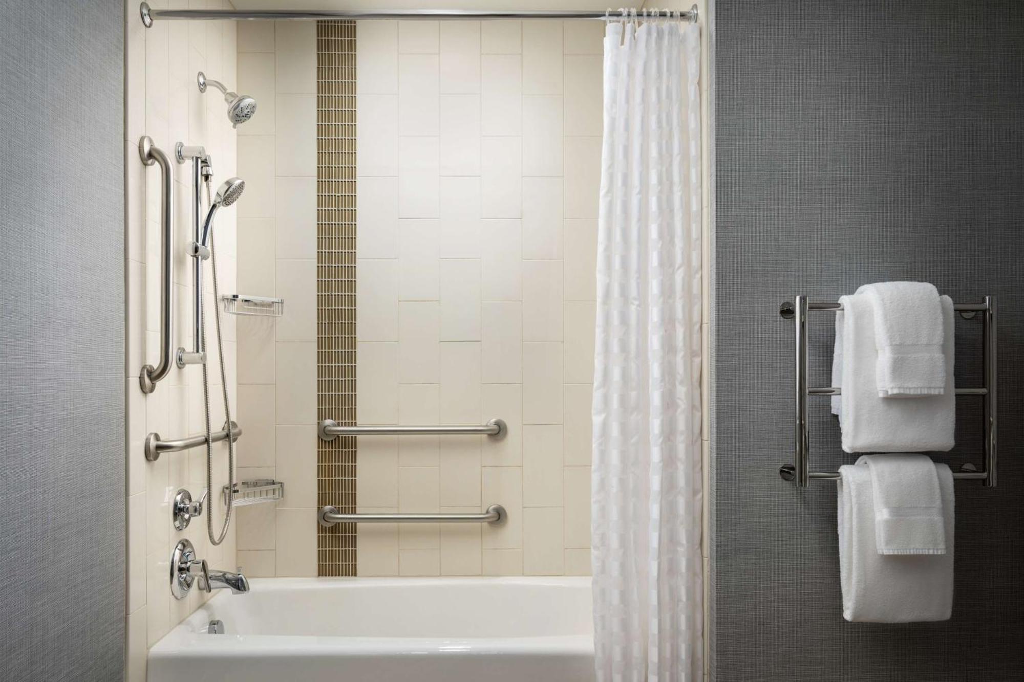 Hyatt Place Canton Lake Cable Kültér fotó